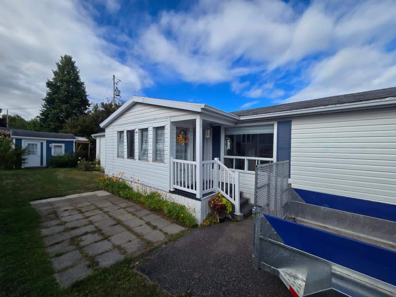 158 Avenue Chanoine Brochu, Montmagny, QC G5V 4N2